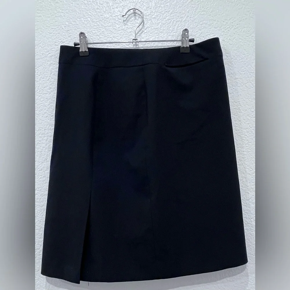OOBE 8 Black Lined Knee-Length Straight‎ Skirt with Double Slit and Pocket.